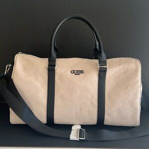 New GUESS Logo Travel/Duffle Bag